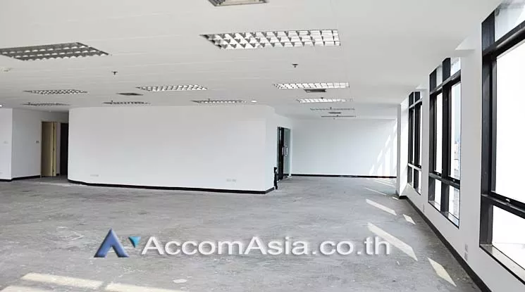  Office space For Rent in Silom, Bangkok  near BTS Chong Nonsi (AA12258)
